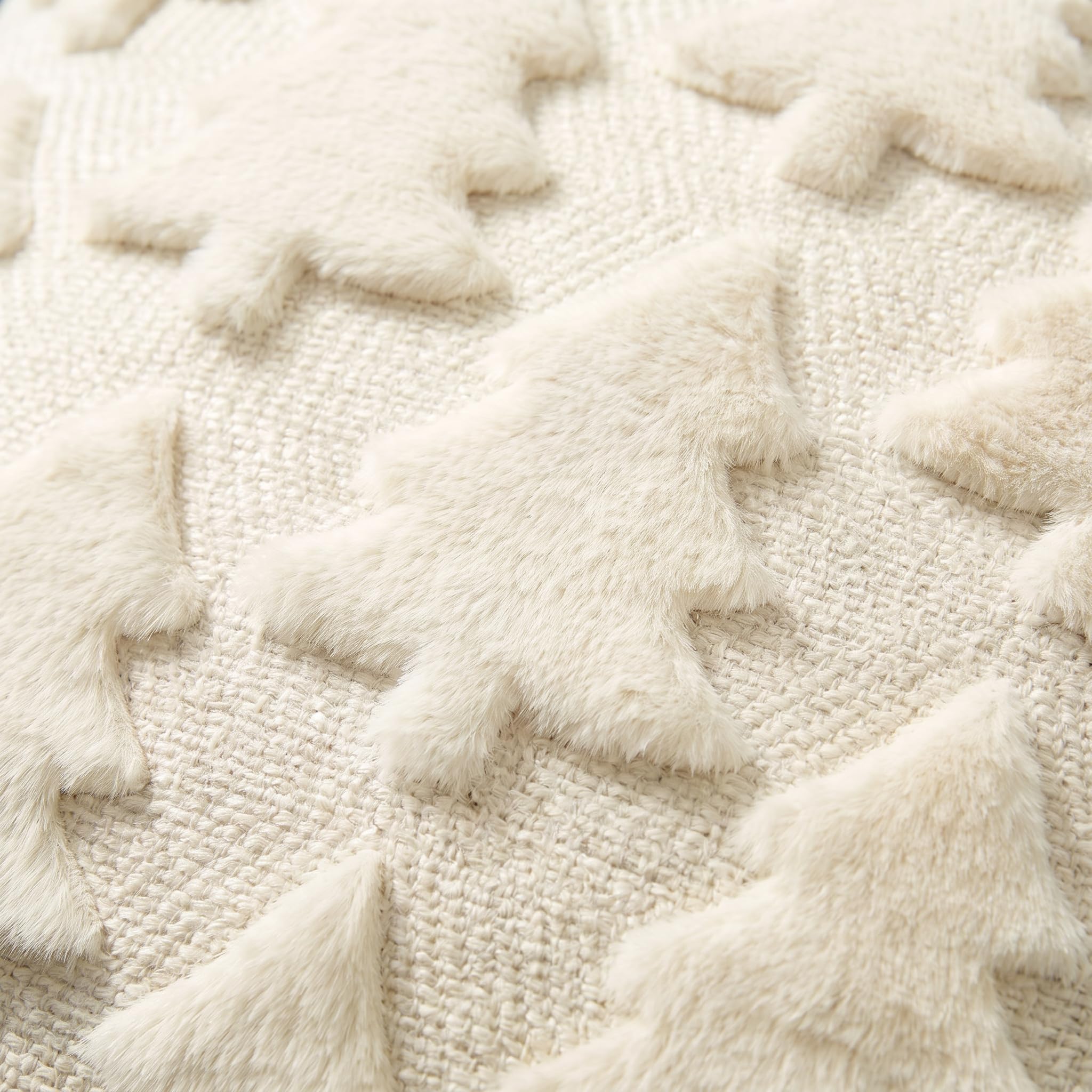 AVOIN colorlife Christmas Tree Beige Throw Pillow Covers Set of 2, 18 x 18 Inch Soft Plush Faux Fur Jacquard Festivals Winter Cushion Case Decoration for Sofa Couch